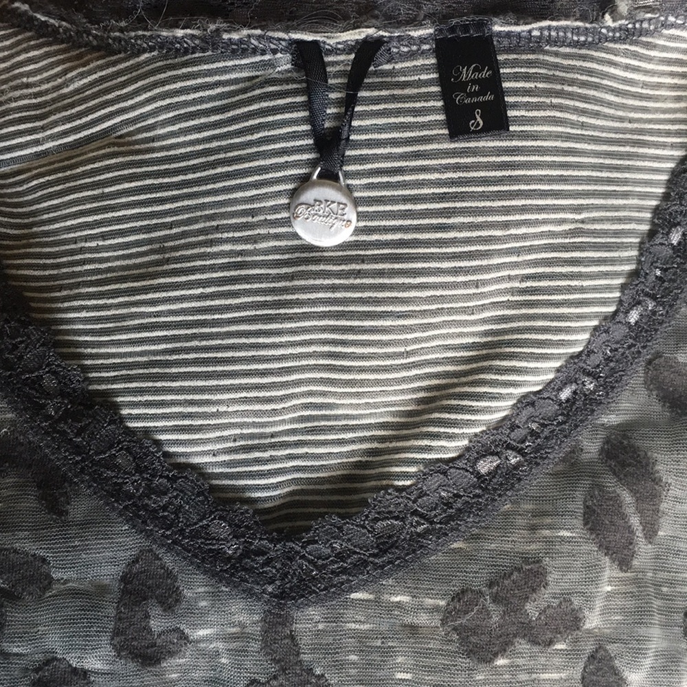BKE Boutique Long Sleeve, Leopard - Picture 3 of 3
